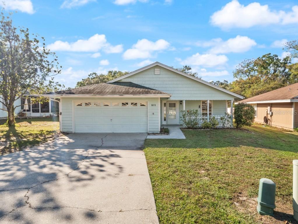 511 Coventry Ct., Mount Dora, FL 32757