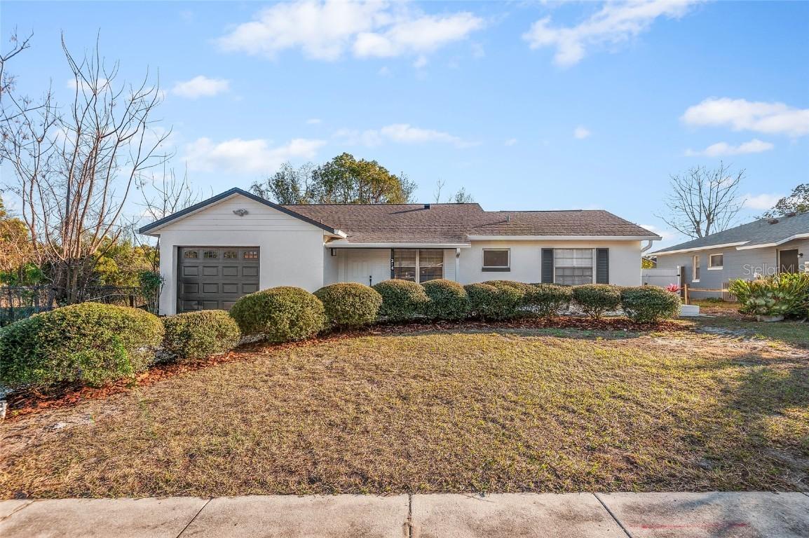 214 Sharp St., Apopka, FL 32712