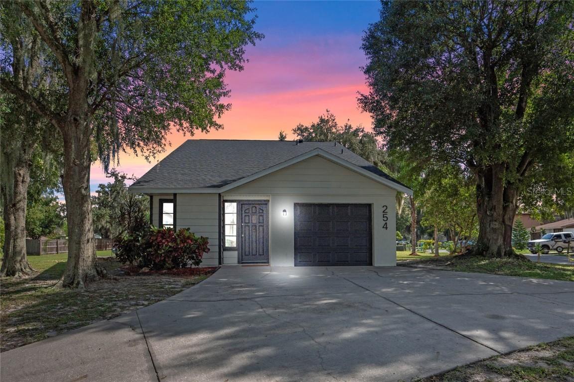 254 Lake Thomas Dr., Winter Haven, FL 33880