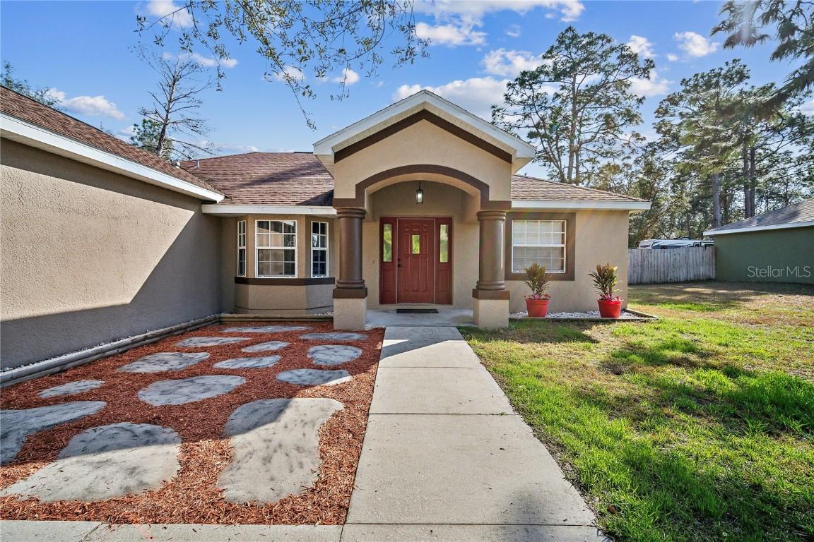 12175 Phoenix Ave., Weeki Wachee, FL 34614