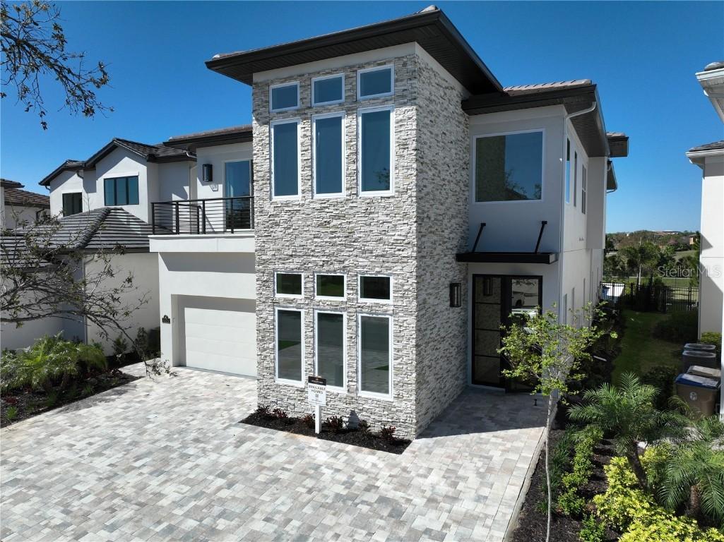 1074 E Jack Nicklaus Ct., Kissimmee, FL 34747