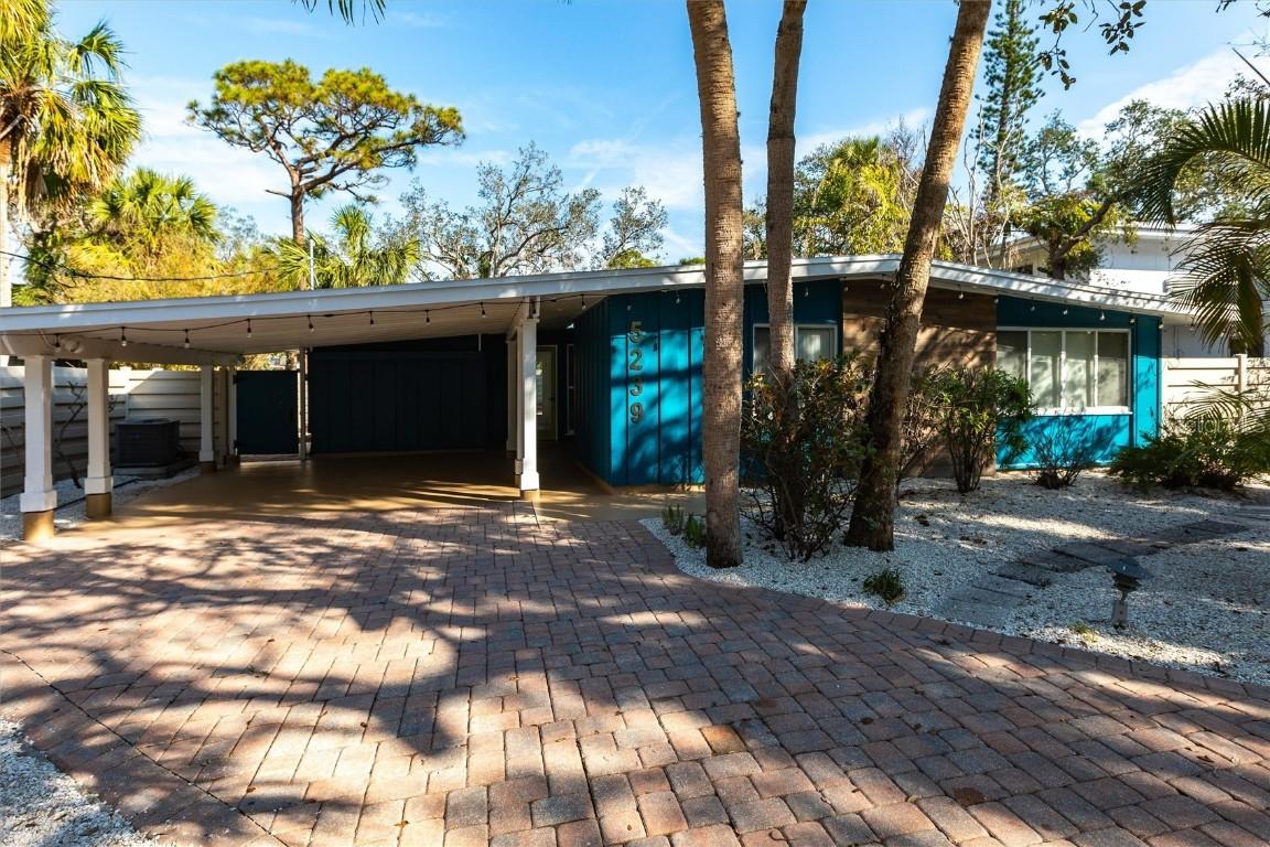 5239 Winding Way, Sarasota, FL 34242