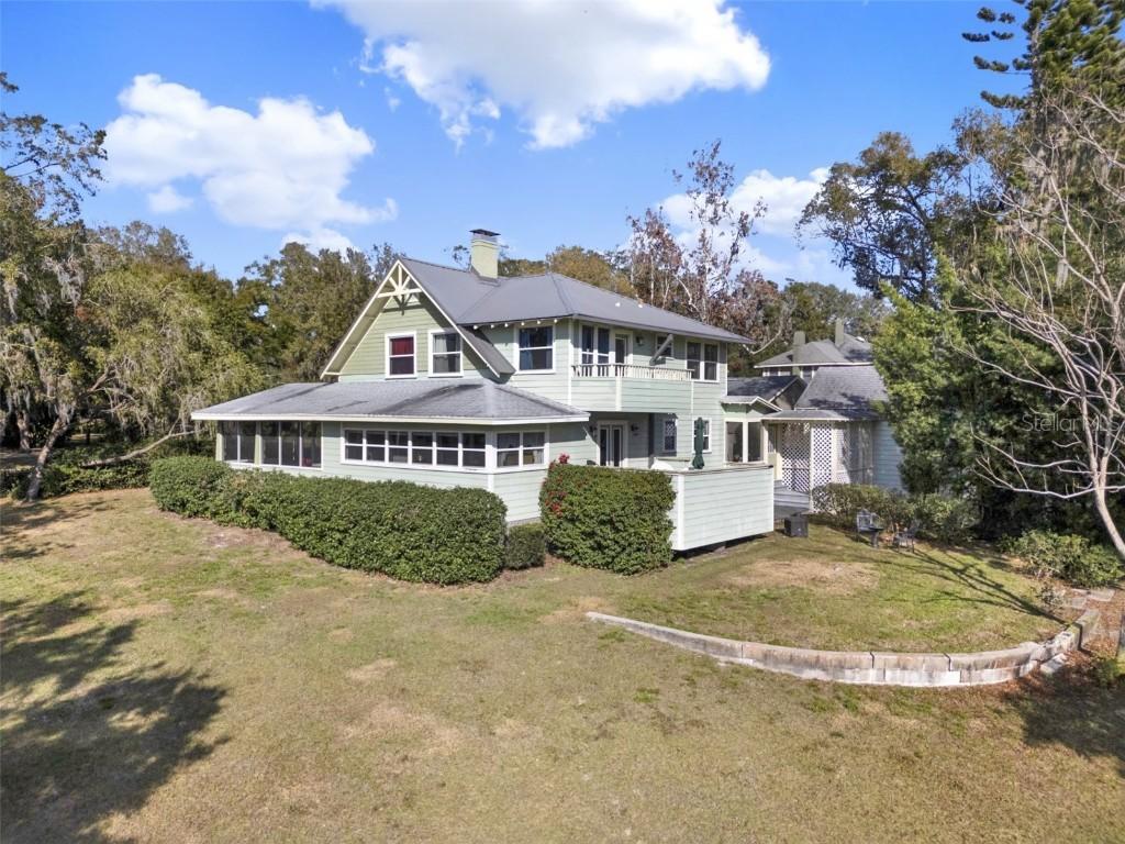 340 W 9th Ave., Mount Dora, FL 32757