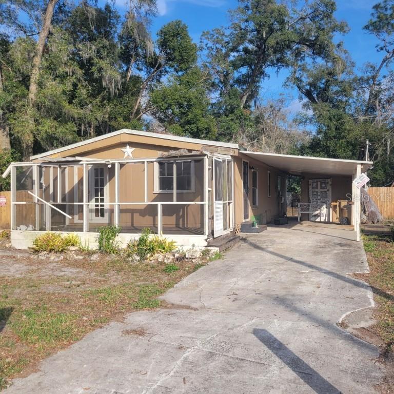 31700 Orange St., Sorrento, FL 32776
