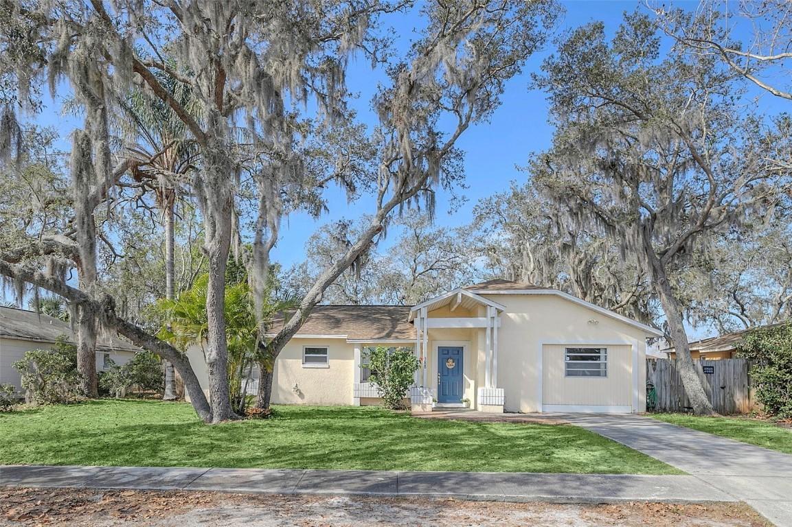 388 Winnway St., Apopka, FL 32712