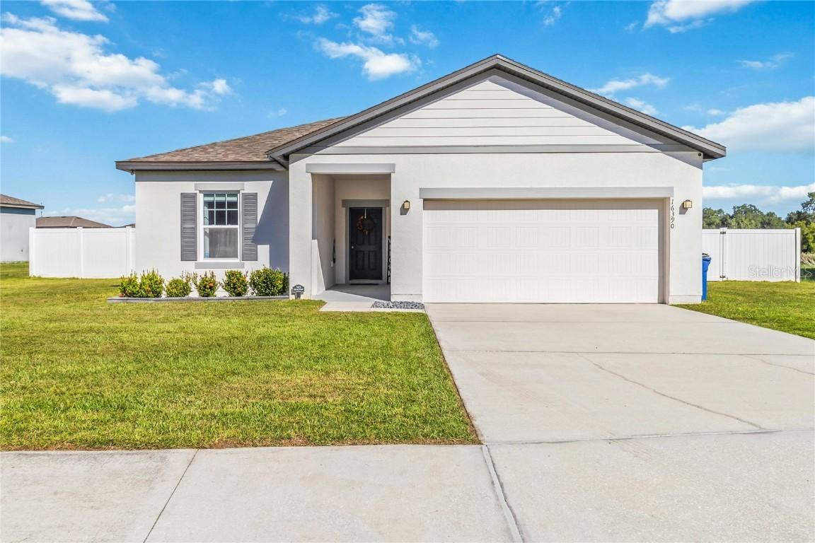 16390 Blooming Cherry Dr., Groveland, FL 34736