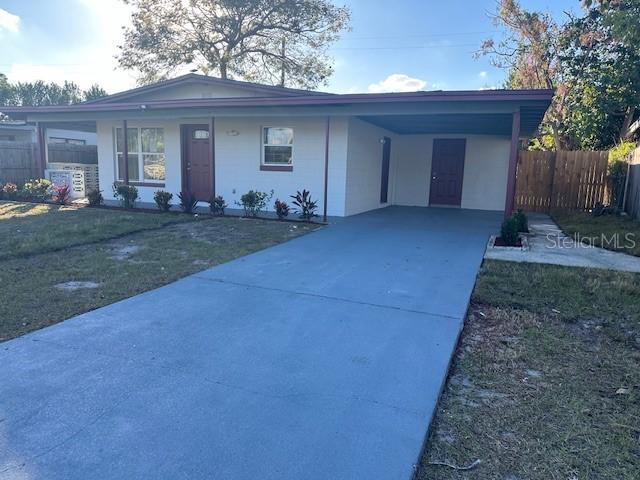 1926 Kingsland Ave., Orlando, FL 32808