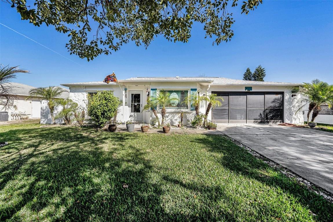 8711 Beaver Ln. #4, Port Richey, FL 34668
