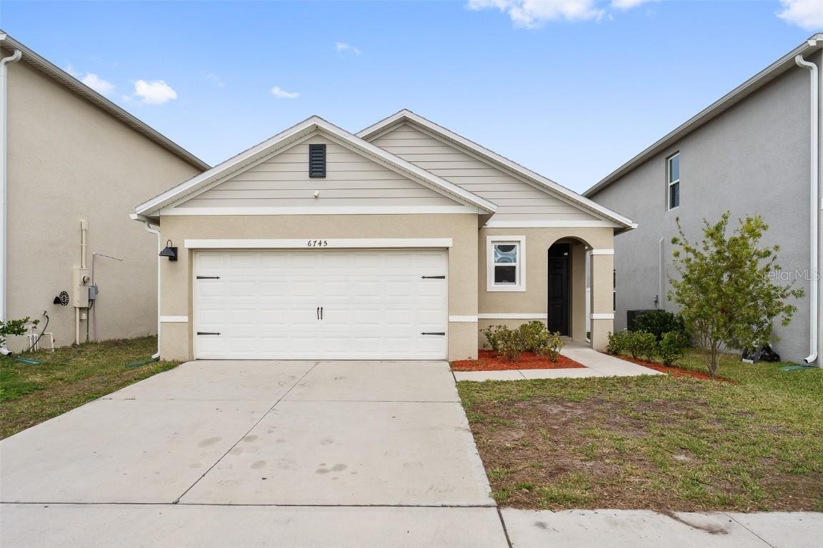 6745 Huntleigh Hammock Rd., Harmony, FL 34773