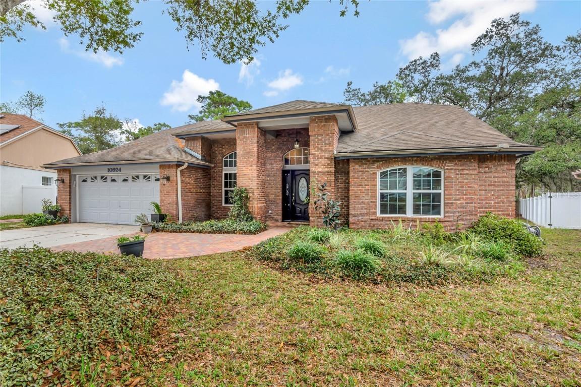 10924 Dearden Cir., Orlando, FL 32817