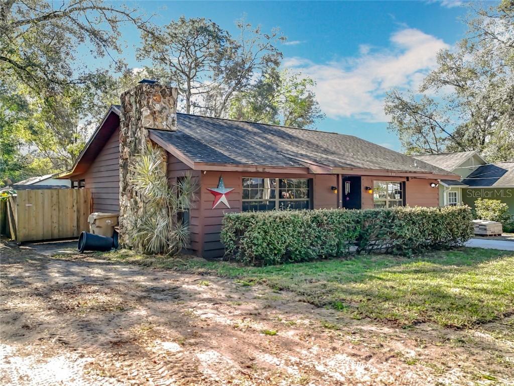 26414 Biltmore St., Sorrento, FL 32776