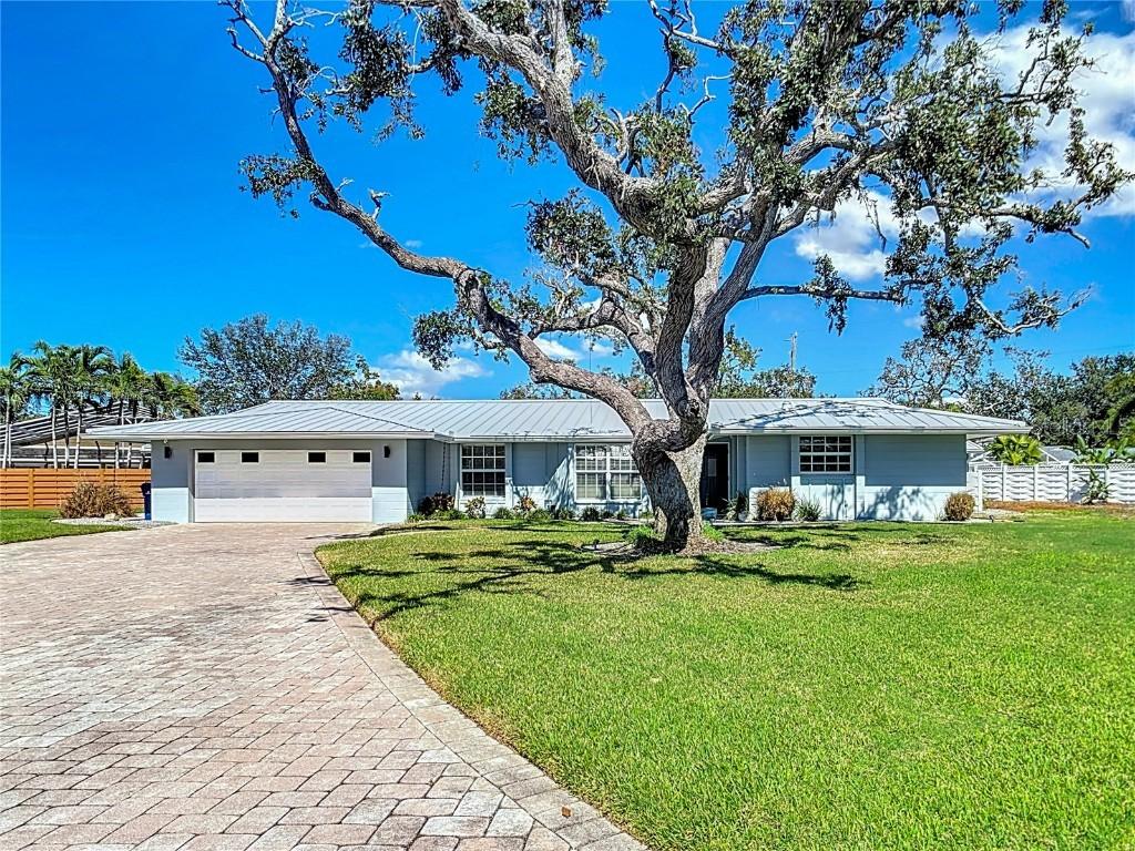 7525 Sundial Ter., Sarasota, FL 34231