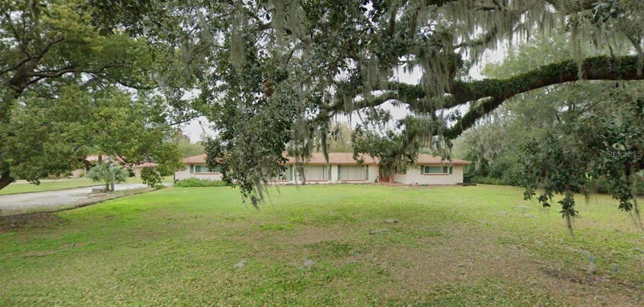 915 Oak Ln., Lakeland, FL 33811
