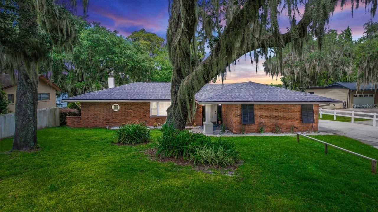 5584 N Dean Rd., Orlando, FL 32817