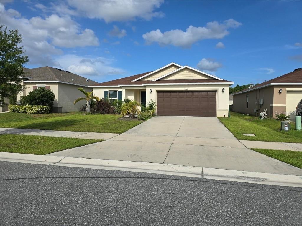 3209 Casa Del Rey Ave., Kissimmee, FL 34746