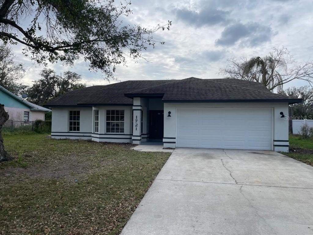 1721 Sandalwood Cir., Winter Haven, FL 33880
