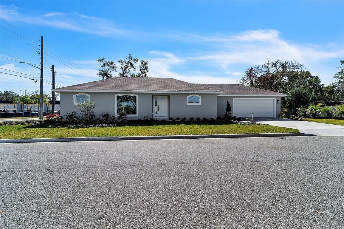 1802 Dixie Belle Dr., Orlando, FL 32812