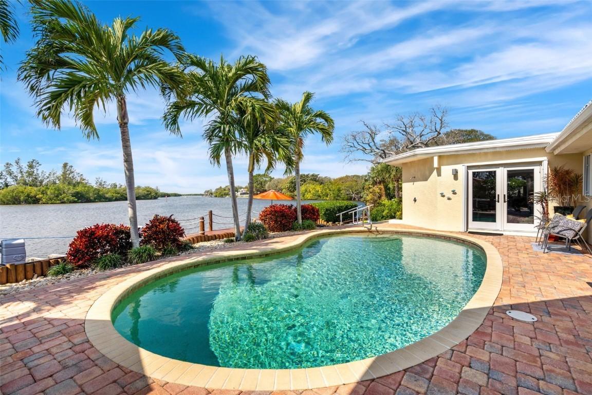 561 Capri Rd., Cocoa Beach, FL 32931