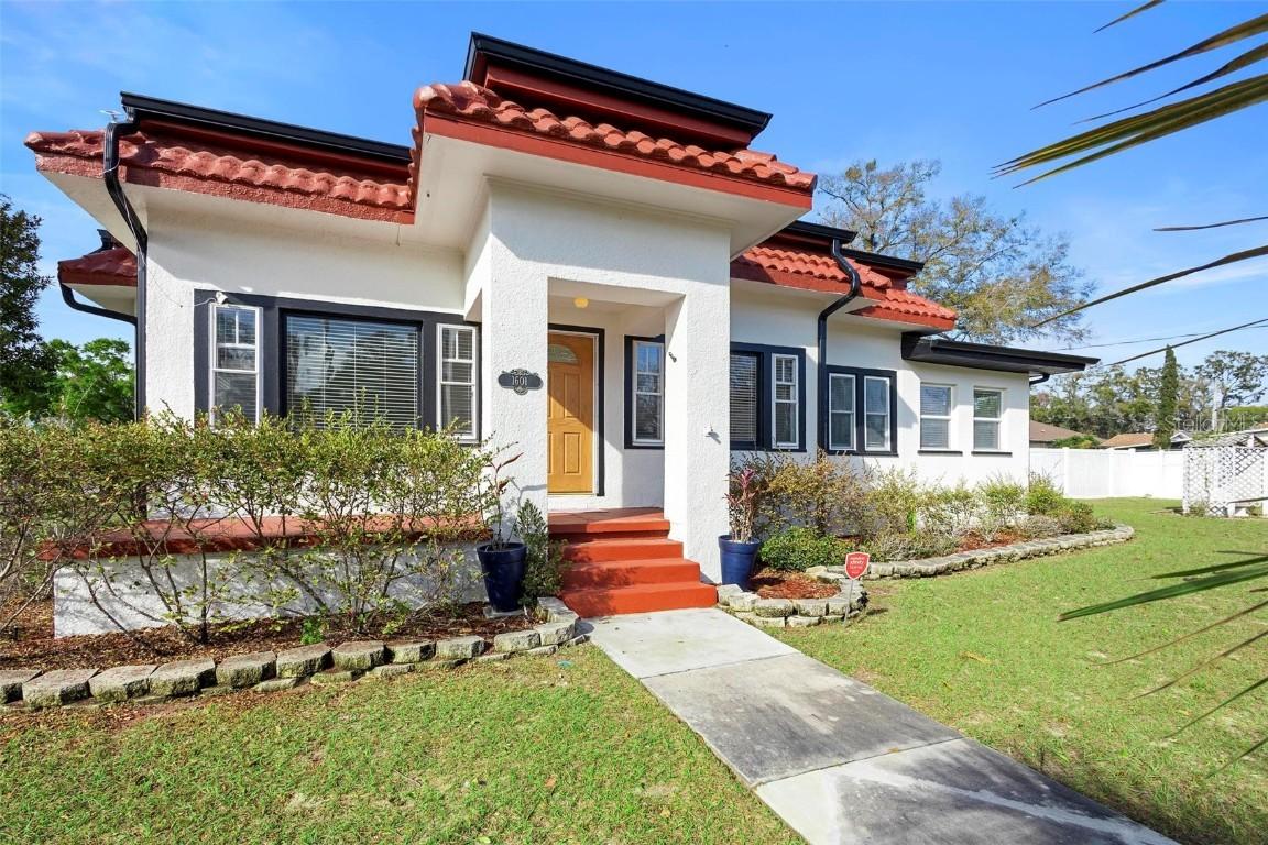 1601 E 1st Ave., Mount Dora, FL 32757