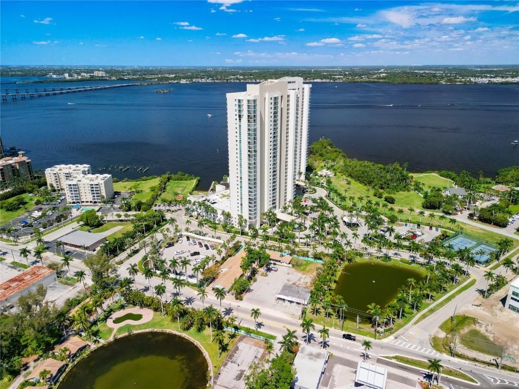 3000 Oasis Grand Blvd. #UPH4, Fort Myers, FL 33916