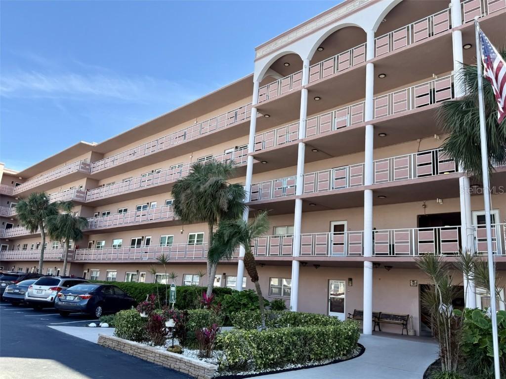 5521 80th Street North St. #306, St Petersburg, FL 33709