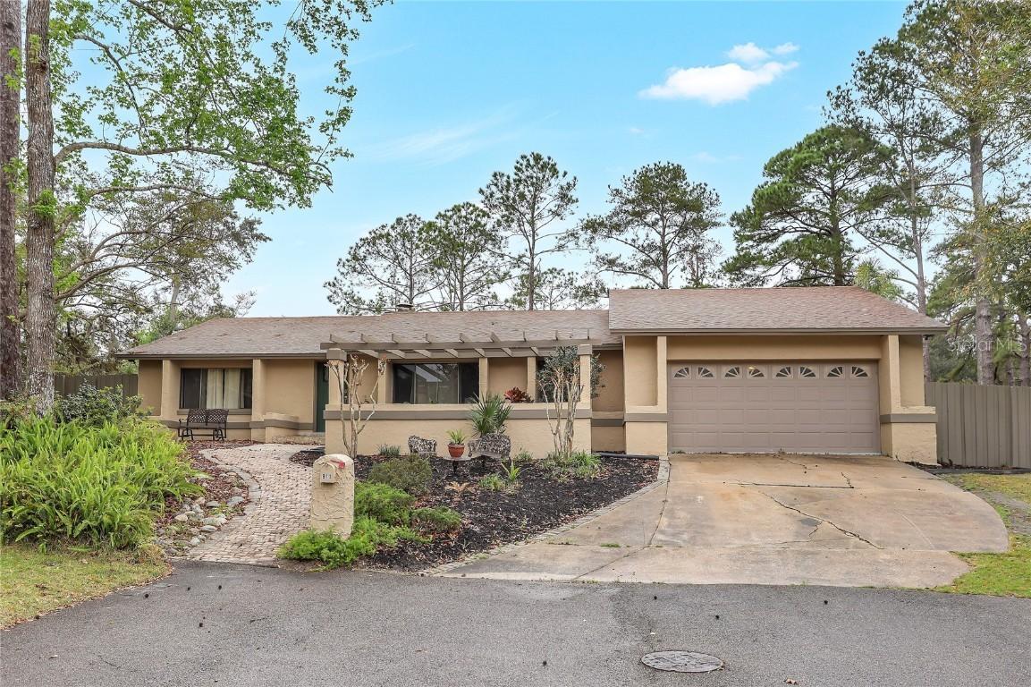 811 Gatehouse Dr., Winter Springs, FL 32708