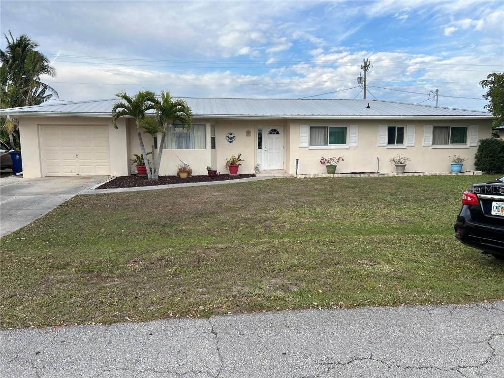 4277 Harbour Ln., North Fort Myers, FL 33903