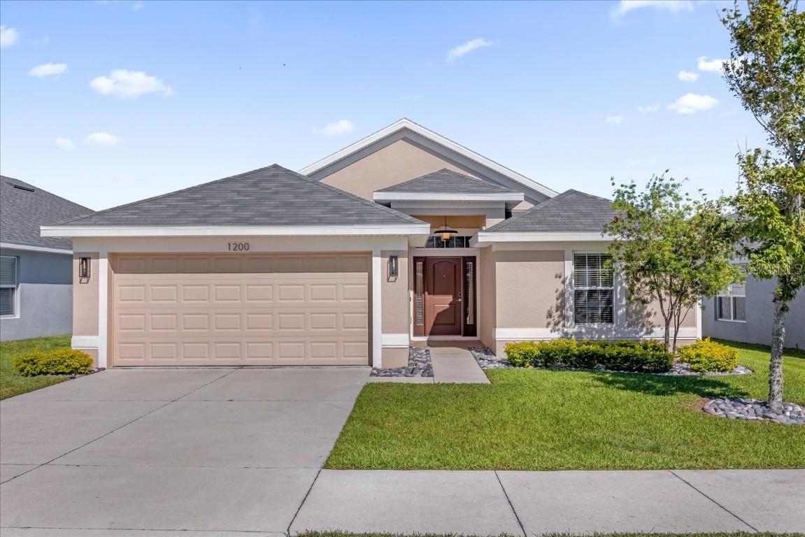 1200 Kellogg Dr., Tavares, FL 32778