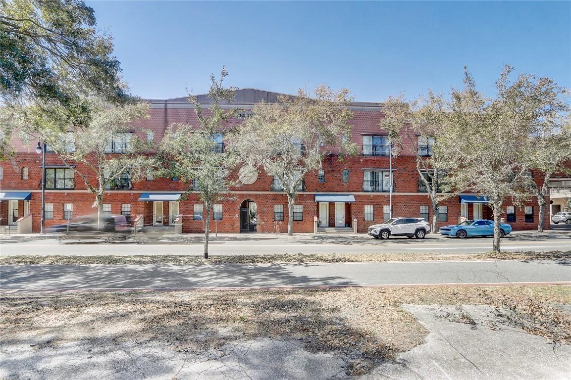 20 SW 6th St. #309, Gainesville, FL 32601