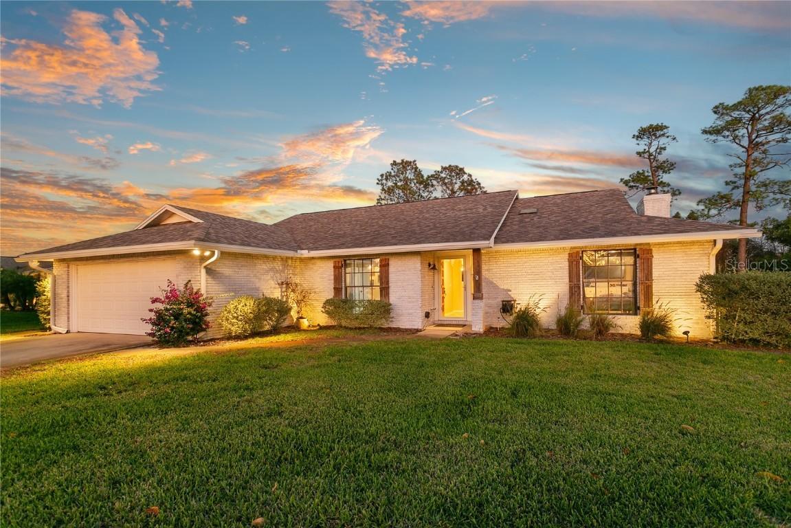 425 N Pine Meadow Dr., Debary, FL 32713