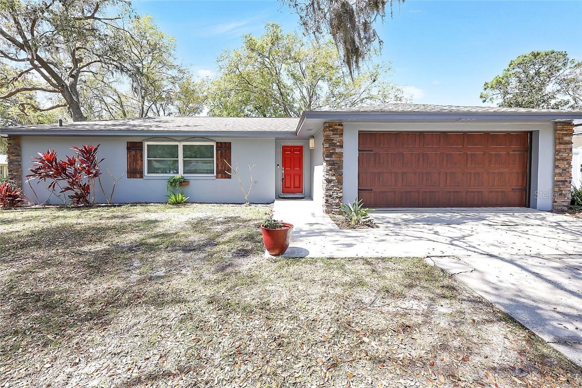 615 Camelia St., Mount Dora, FL 32757