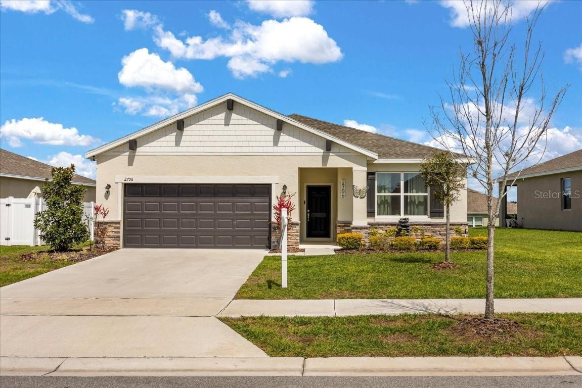 2706 Rowan St., Tavares, FL 32778