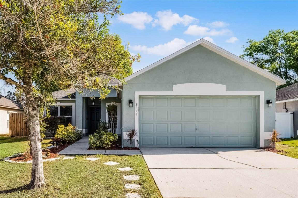 4321 Iveyglen Ave., Orlando, FL 32826