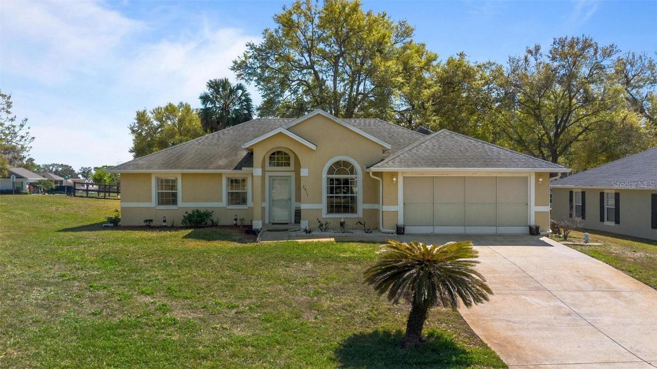 2011 Oakbend Dr., Eustis, FL 32726