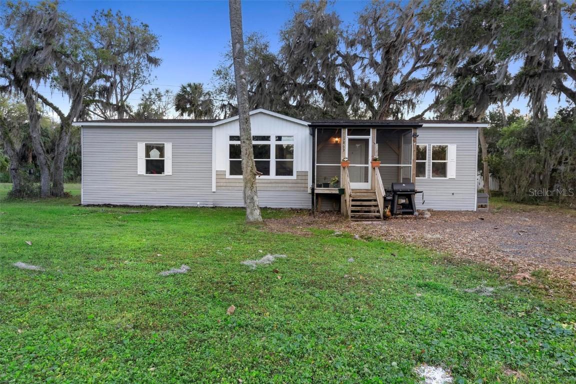 3863 E State Road 46, Geneva, FL 32732