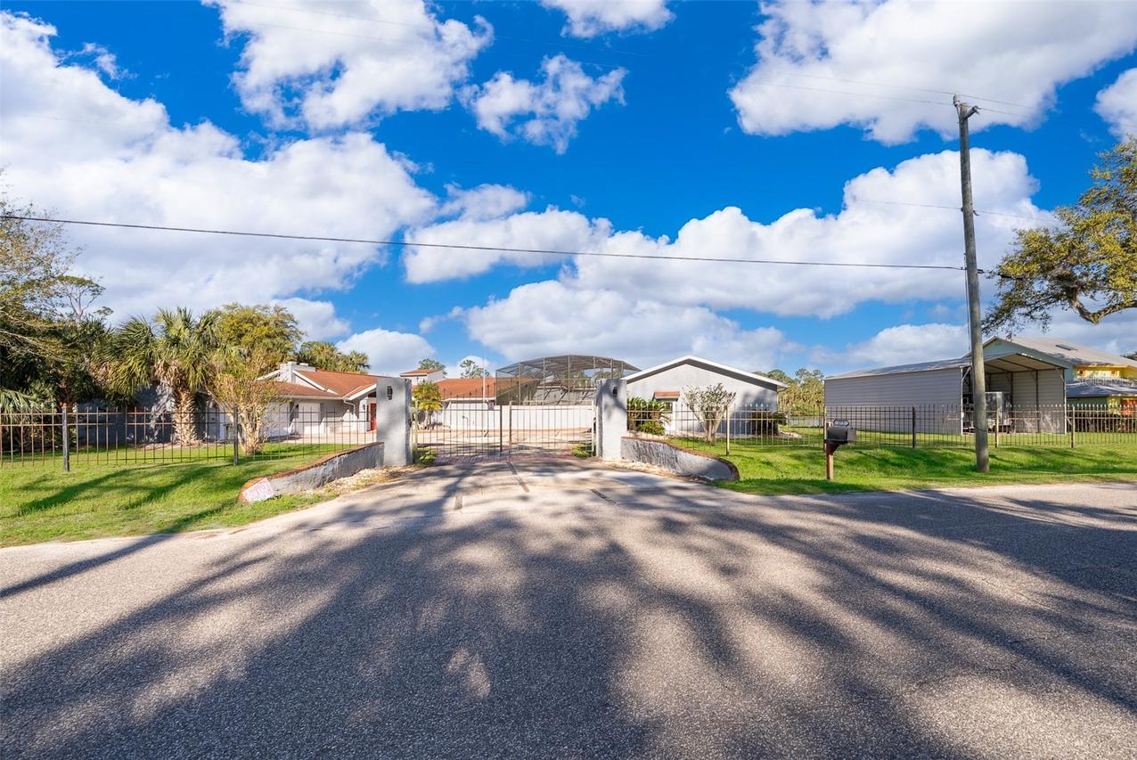 372 Rest Haven Rd., Geneva, FL 32732