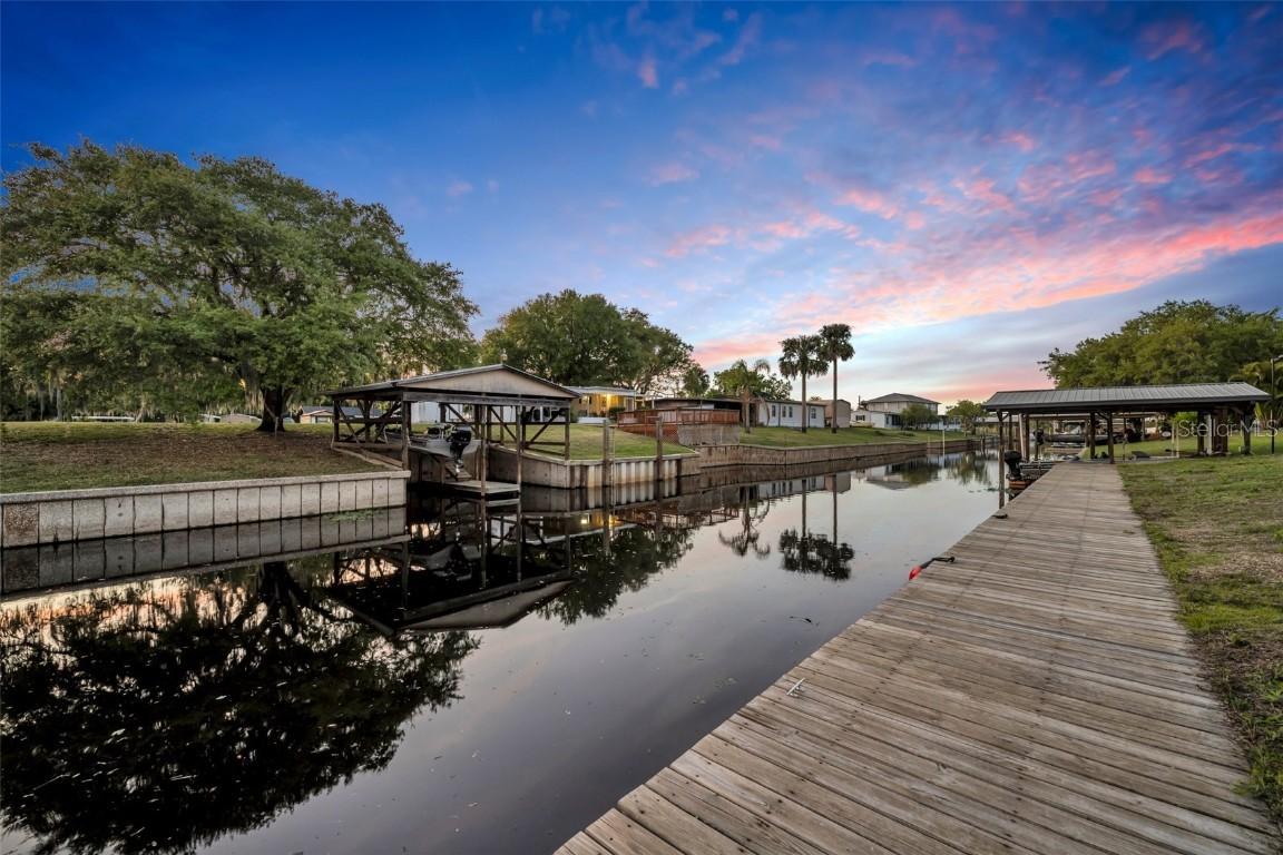 2072 Starboard Dr., Geneva, FL 32732