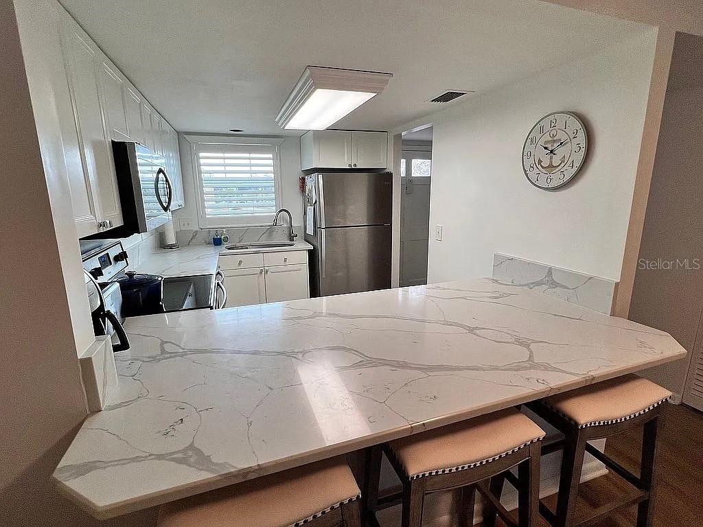 1900 Alamanda Dr. #205, Naples, FL 34102