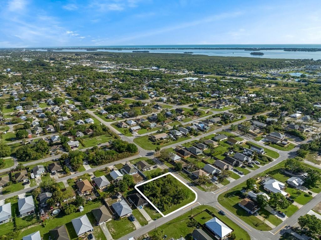 1505 4th Ave., Vero Beach, FL 32962