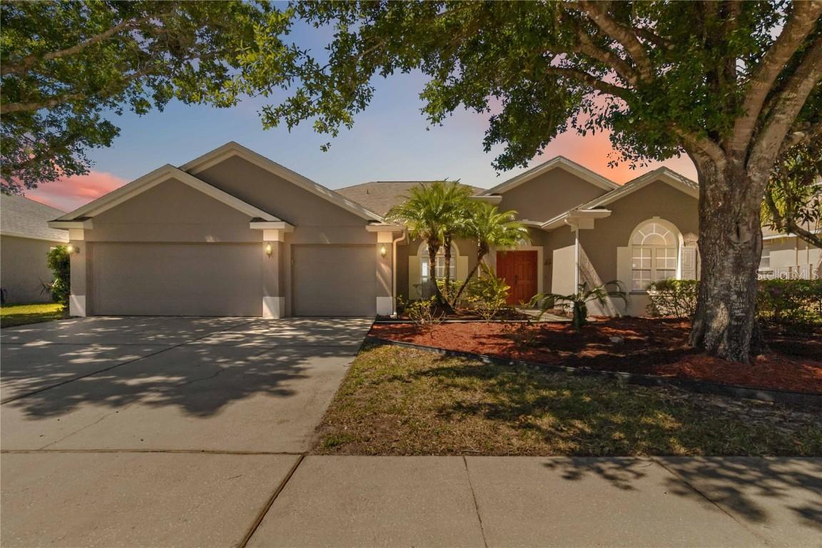 330 Osprey Lakes Cir., Chuluota, FL 32766