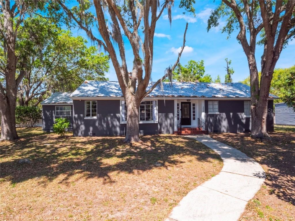 392 W Minnehaha Ave., Clermont, FL 34711