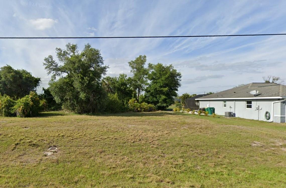 103 Baytree Dr., Rotonda West, FL 33947