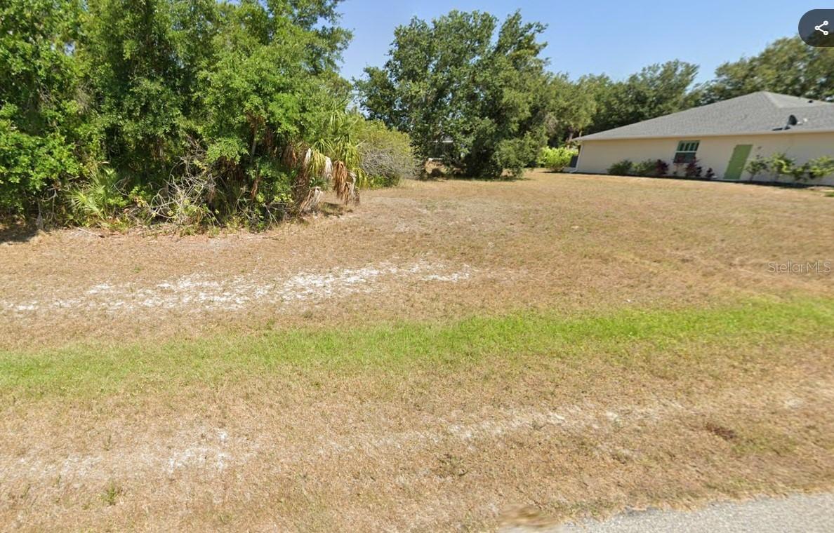 137 Haddock Dr., Rotonda West, FL 33947