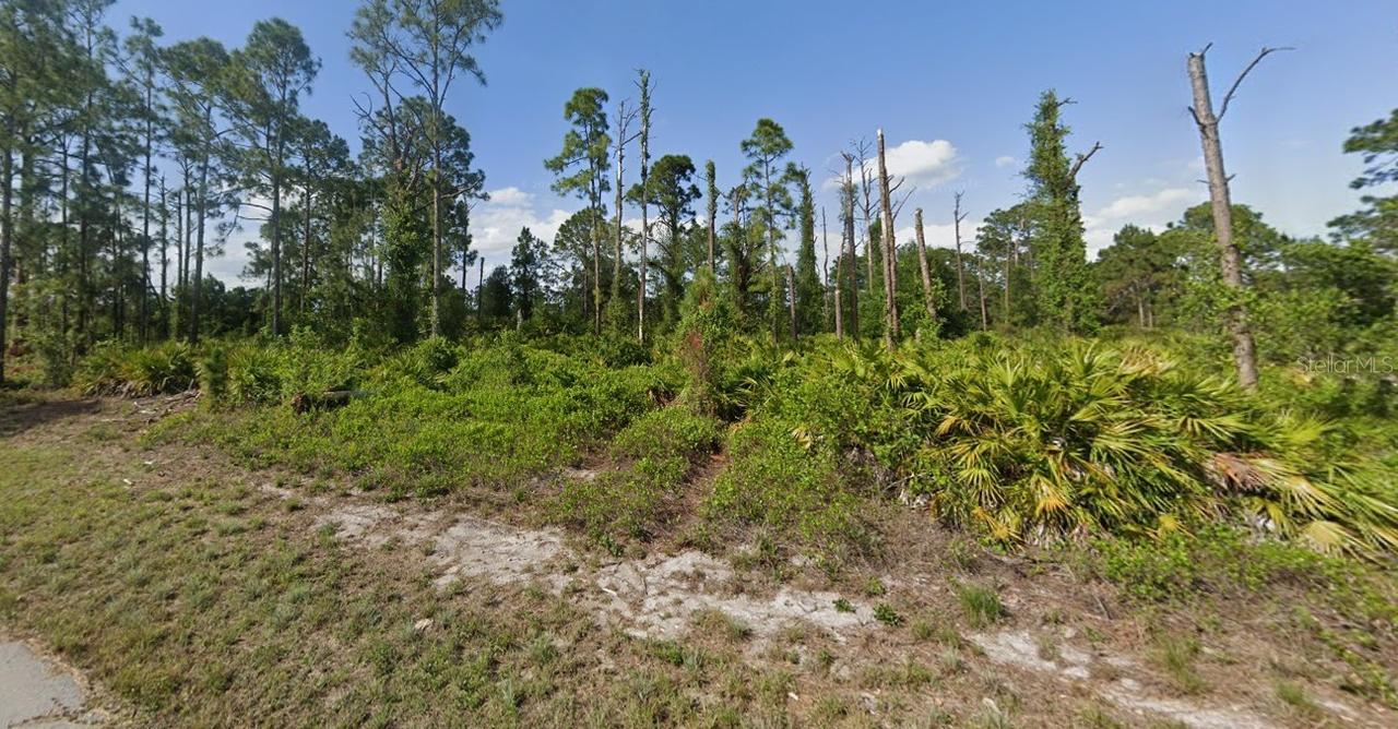 438 Wickham Ave., Lehigh Acres, FL 33974