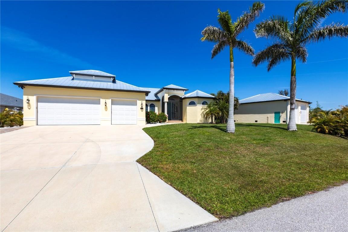 3215 Peace River Dr., Punta Gorda, FL 33983