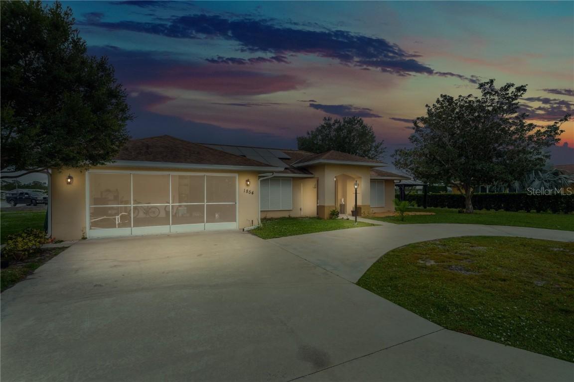 1854 Evergreen St., Sebring, FL 33870