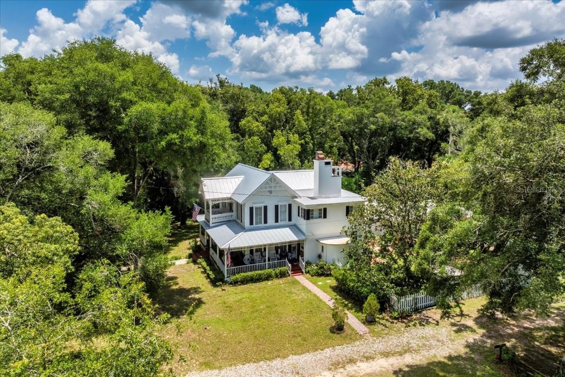 23730 Franklin Ave., Sorrento, FL 32776