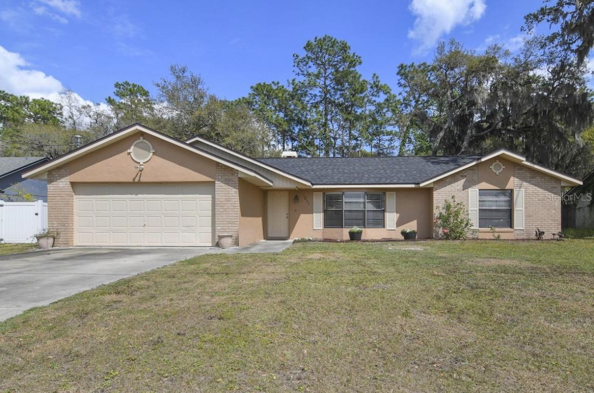 1037 Parnell Ct., Deltona, FL 32738