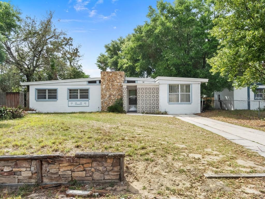900 San Domingo Rd., Orlando, FL 32808