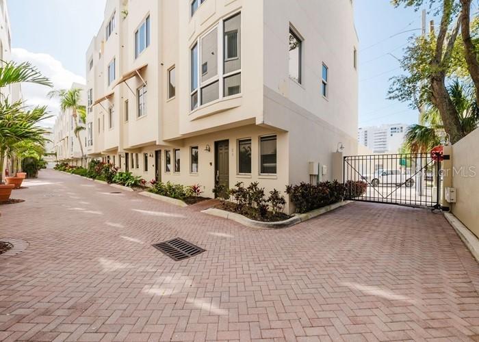 235 Cocoanut Ave. #129E, Sarasota, FL 34236